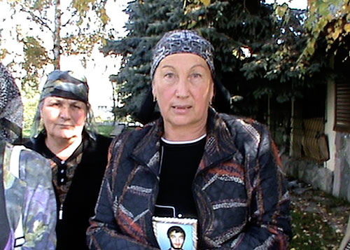 Нальчик, митинг, посвященный  памяти сотрудников правоохранительных органов, павших от рук террористов 13 октября 2005 года. Фото "Кавказского Узла"