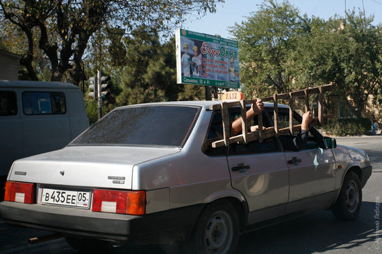 Дербент — это тоже город-рынок, но с более строительным уклоном.