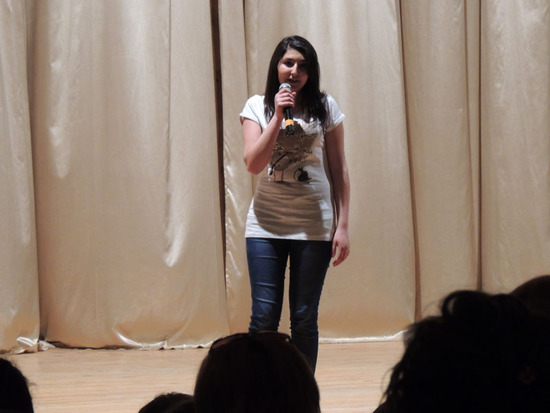 Ведущая Шогер – студентка университета Нарекаци. Ведущая Шогер – студентка университета Нарекаци.