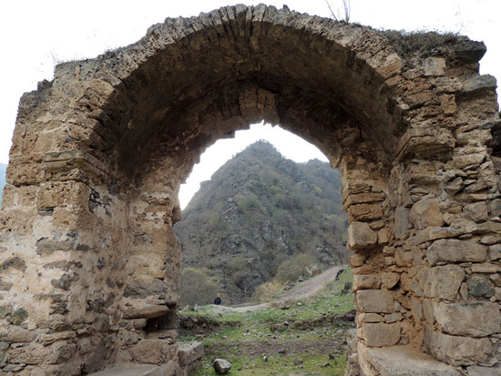 Центральный вход монатсыря. Центральный вход монатсыря.