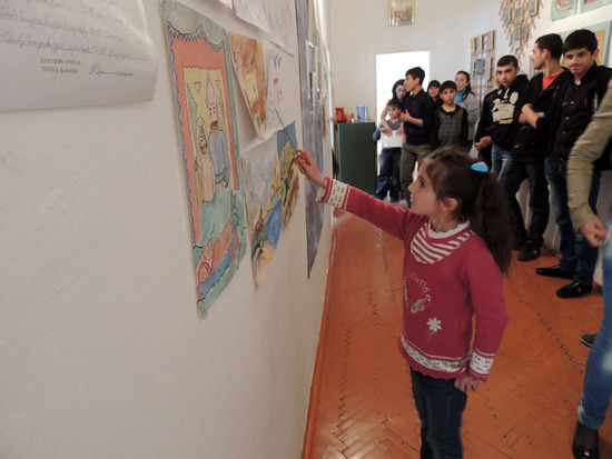 Кристина презентует свою работу. Кристина презентует свою работу.