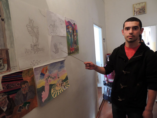 Юра презентует свою работы Юра презентует свою работы