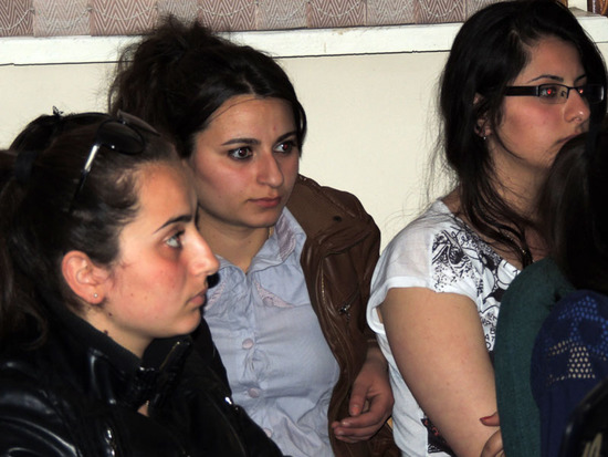 Тяжело видеть то, что на экране. Тяжело видеть то, что на экране.