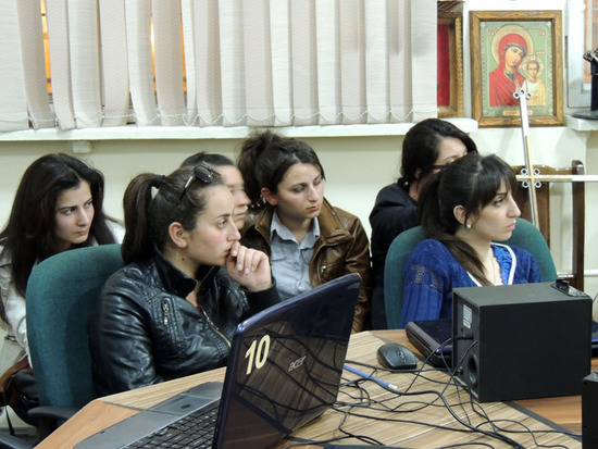 Просмотр фильма... Просмотр фильма...