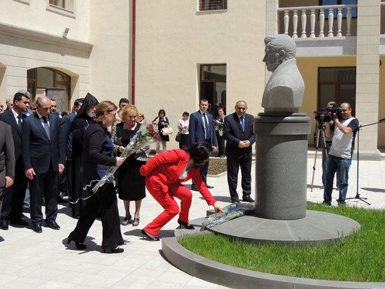 Возложение цветов. Возложение цветов.