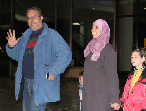 Сирийские репатрианты прибыли в аэропорт Сочи. 20 апреля 2013 г. Фото Анжелы Кучуберия для "Кавказского узла" Сирийские репатрианты прибыли в аэропорт Сочи. 20 апреля 2013 г. Фото Анжелы Кучуберия для "Кавказского узла"