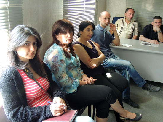 Фильм напрягает... Фильм напрягает...