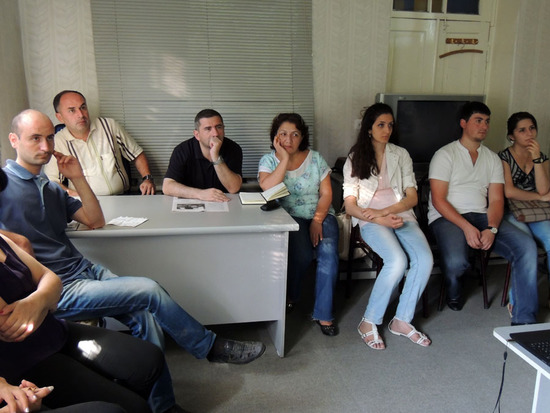 Возраст разный, но проблема одна - Мир в регионе... Возраст разный, но проблема одна - Мир в регионе...