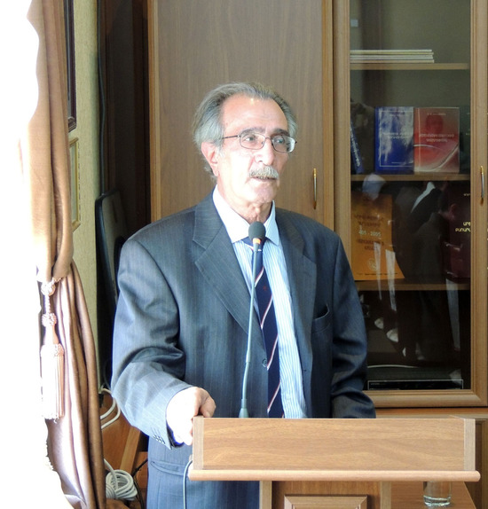 Выступает Аликрам Гумматов. Выступает Аликрам Гумматов.