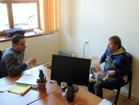 С Бегляром Карамяном (слева), руководителем аппарата минкультуры НКР... С Бегляром Карамяном (слева), руководителем аппарата минкультуры НКР...