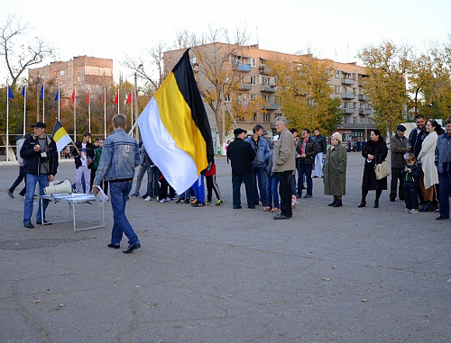 Митинг "Против раздачи гражданства". Астраханская область, город Нариманов, 26 октября 2013 г. Фото Елены Гребенюк для "Кавказского узла"