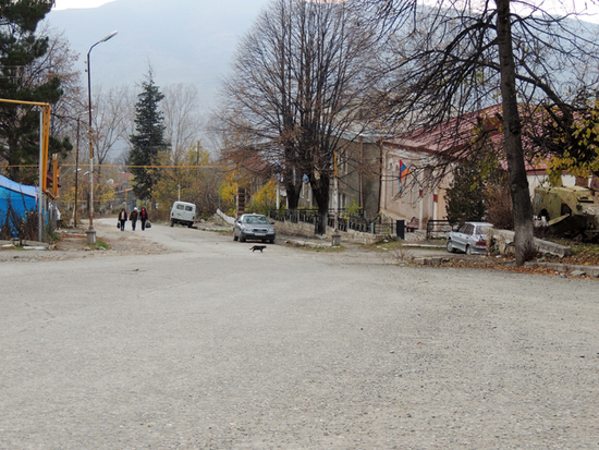 Одна из улиц города. "Кавказский Узел" Одна из улиц города. "Кавказский Узел"