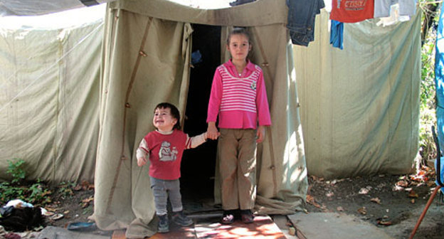 Южная Осетия, Цхинвал, семья, живущая в палатке. Фото "Кавказского Узла"