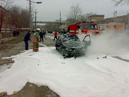 Место теракта в Кизляре, 31 марта 2010 года. Фото пресс-службы МЧС Дагестана