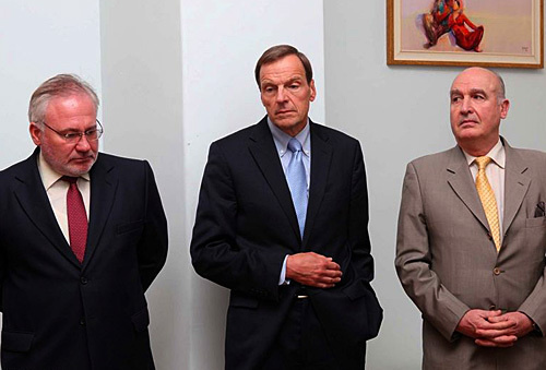 Сопредседатели Минской группы ОБСЕ (слева направо): Игорь Попов, Роберт Брадтке, Бернар Фасье. Ереван, 3 июля 2010 года. Фото: www.photolure.am