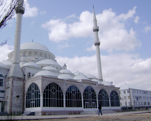 Центральная мечеть в Махачкале (Джума-мечеть). Март 2009 г. Фото "Кавказского узла"