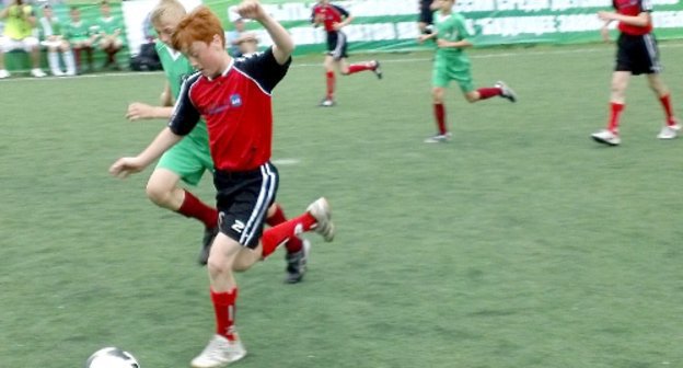 На Чемпионате России по футболу среди детских домов и школ-интернатов «Будущее зависит от тебя». Сочи, 19 мая 2011 г. Фото "Кавказского узла" 