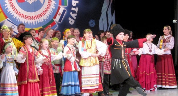  Фестиваль национальных культур в Норильске. Выступление детских коллективов. 21 мая 2011 г. Фото Светланы Бесоловой для "Кавказского узла"