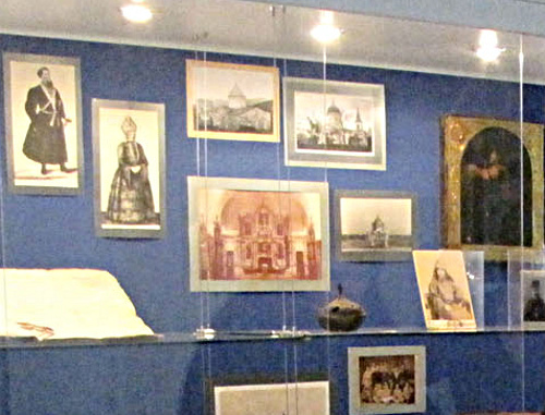 Музей русско-армянской дружбы в бывшем особняке Искидарова. Витрина с экспонатами. Ростов-на-Дону, 25 ноября 2011 г. Фото Натальи Баженовой для "Кавказского узла"