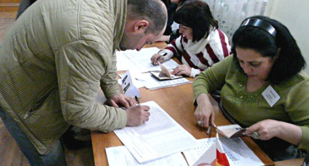 Выборы президента Республики Южная Осетия. Цхинвал, 25 марта 2012 г. Фото: Марии Котаевой для «Кавказского узла»