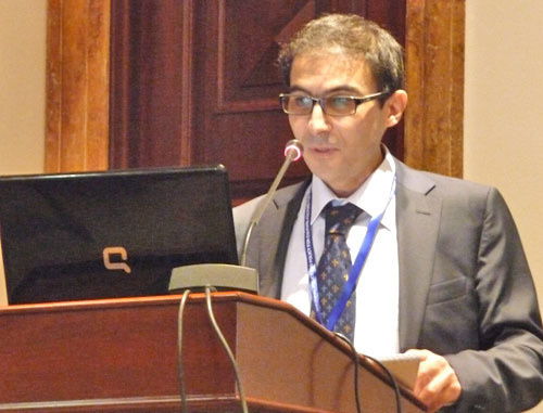  Армен Казарян, ведущий научный сотрудник Государственного института искусствознания и НИИ теории архитектуры и градостроительства во время форума. Армения, Ереван, 29 апреля 2012 г.  Фото Армине Мартиросян для "Кавказского узла"
