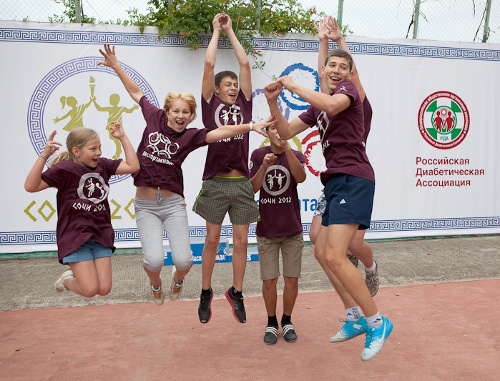 Победители Третьей Диаспартакиады в Сочи - команда Ростова-на-Дону. 4 июля 2012 г. Фото Андрея Дронски, пресс-служба Диаспартакиады-2012 Победители Третьей Диаспартакиады в Сочи - команда Ростова-на-Дону. 4 июля 2012 г. Фото Андрея Дронски, пресс-служба Диаспартакиады-2012