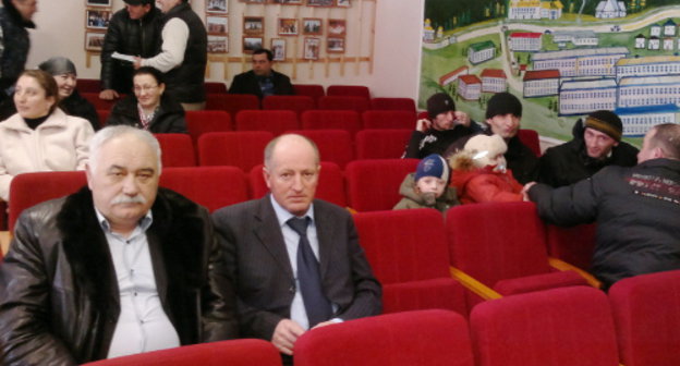 Кабардино-Балкария, поселок Эльбрус, 4 марта 2012 г. На избирательном участке №355 в день выборов главы и депутатов сельского поселения Эльбрус. Фото Григория Шведова для "Кавказского узла"