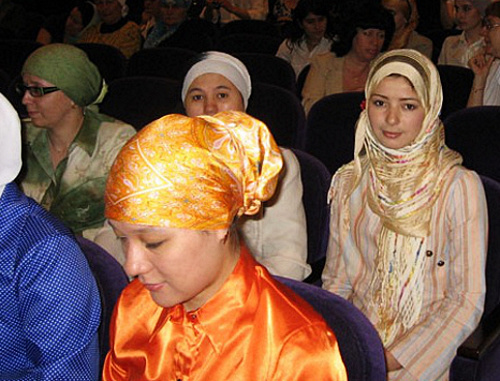 Мусульманки в традиционной одежде. Фото: http://ansar.ru