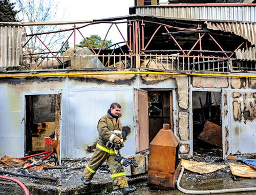 Пожар в кафе "Каскад" в центре Сочи. 4 февраля 2013 г. Фото: Нина Зотина, ЮГА.ру Пожар в кафе "Каскад" в центре Сочи. 4 февраля 2013 г. Фото: Нина Зотина, ЮГА.ру