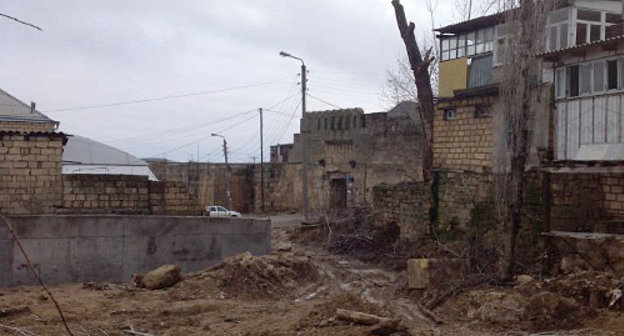 Дербент, 28 января 2013 г. С октября на этой пострадавшей от наводнения улице мало что изменилось. Фото Патимат Махмудовой для "Кавказского узла"