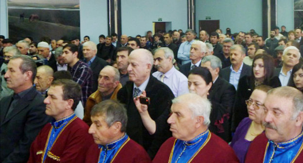 Чрезвычайный съезд кумыкского народа в Пятигорске. 10 февраля 2013 г. Фото Романа Егорова