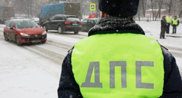 Сотрудник ДПС. Фото пресс-службы МВД КБР, http://07.mvd.ru