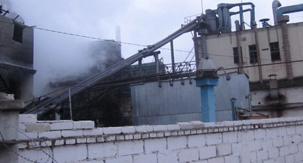 Пожар на маслозаводе в городе Кропоткин Краснодарского края. 18 февраля 2013 г. Фото пресс-сльужбы ГУ МЧС по Краснодарскому краю, http://www.23.mchs.gov.ru