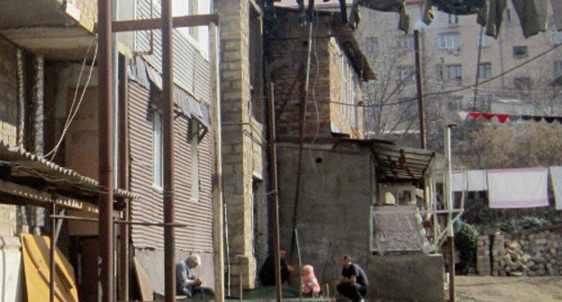 Общежитие по улице Азатамартикнери, 59.  Нагорный Карабах, Степанакерт, 6 февраля 2013 г. Фото Алвард Григорян для "Кавказского узла"