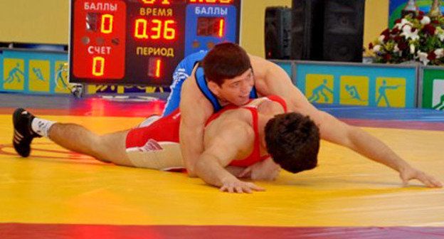 XLIII международный турнир по вольной борьбе памяти пятикратного чемпиона мира Али Алиева. Дагестан, 2 декабря 2012 г. Фото www.riadagestan.ru