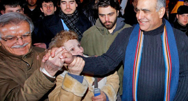 Шествие Раффи Ованнисяна и его сторонников по центральным улицам города. Ереван, 22 февраля 2013 г. Фото © PanARMENIAN Photo/Hrant Khachatryan