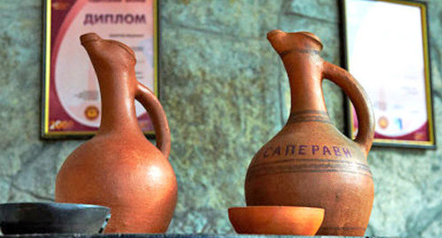 Кувшины с вином. Дворцовый комплекс "Винный мир" в Тбилиси. Фото: Александр Имедашвили, NEWSGEORGIA