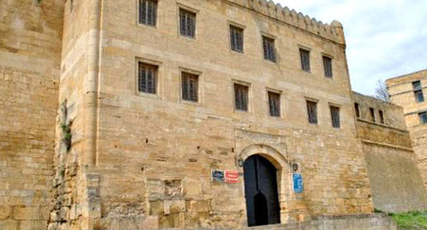 Дербентский государственный историко-архитектурный музей-заповедник «Цитадель Нарын-Кала». фото www.riadagestan.ru