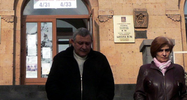 Жители Еревана после голосования на выборах президента Армении 18 февраля 2013 г. Фото Армине Мартиросян для "Кавказского узла"