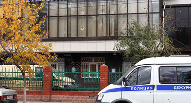 Дагестан, Махачкала, здание "Трансэнергобанка". Фото Руслана Алибекова, http://www.chernovik.net