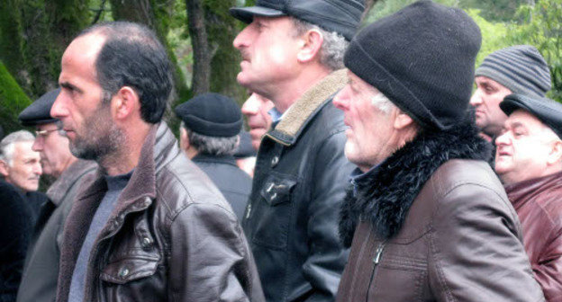 Абхазия, Сухум, 11 марта 2013 г. Участники митинга оппозиции. Фото Анжелы Кучуберия для "Кавказского узла"