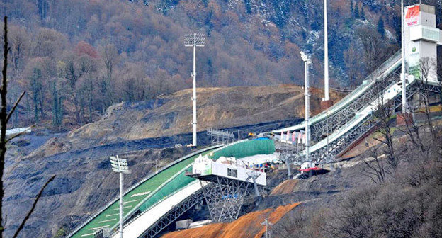 Комплекс для прыжков с трамплина "Русские горки", Сочи. Фото: Елена Синеок, ЮГА.ру