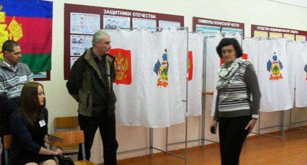 Избирательный участок 02-13 в Анапе, на котором во время подсчета голосов были избиты наблюдатели. 24 марта 2013 года. Фото Натальи Дорохиной. 