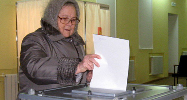 Голосование на дпоолнительных выборах депутата Волгоградской областной думы по Городищенскому одномандатному избирательному округу №5. 24 марта 2013 г. Фото Вячеслава Ященко для "Кавказского узла"