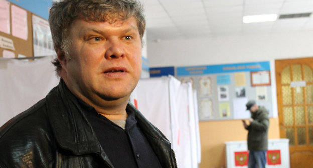 Сергей Митрохин на избирательном участке в поселке Сукко. 24 марта 2013 г. Фото Андрея Кошика для "Кавказского узла"