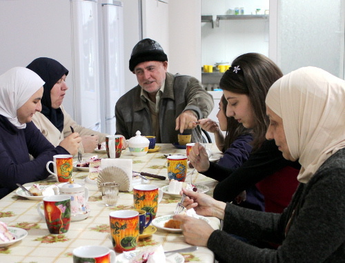 Беженцы из Сирии в столовой Центра временного размещения иностранных граждан. Северная Осетия, станица Архонская, 13 марта 2013 г. Фото Эммы Марзоевой для "Кавказского узла"