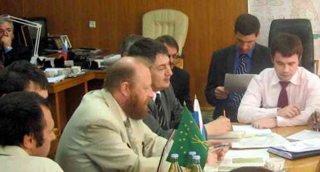 Активисты "Эковахты" в центральном офисе. Адыгея, Майкоп, 2008 г.