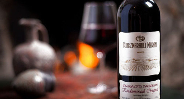 Вино "Киндзмараули Оригинал" производства компании "Киндзмараули Марани". Фото с сайта производителя http://www.kmwine.ge