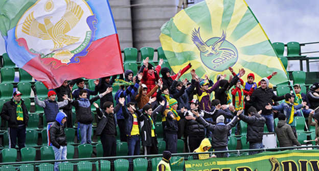 Болельщики "Дикой Дивизии" на стадионе "Анжи Арена". 24 марта 2013 г. Фото пресс-службы ФК "Анжи", http://fc-anji.ru 