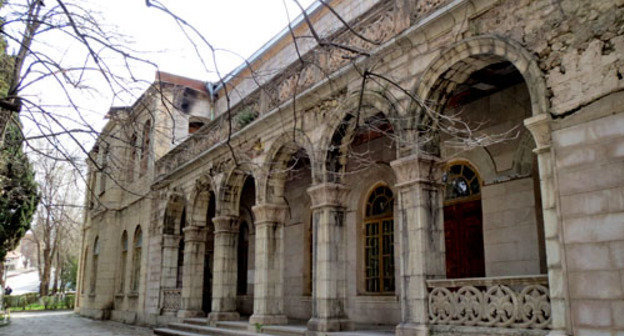 Здание Степанакертского драматического театра. Нагорный Карабах, 28 марта 2013 г. Фото Алвард Григорян для "Кавказского узла"